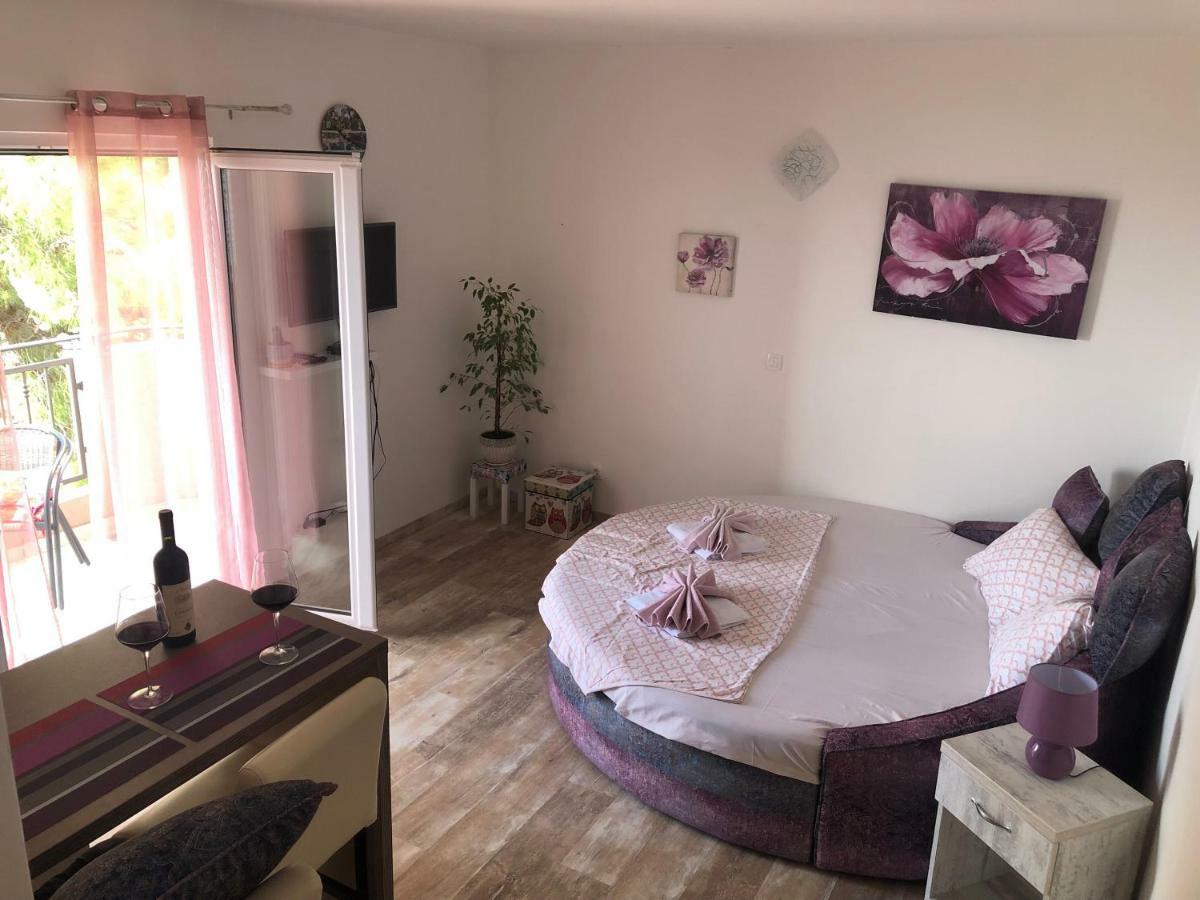 Vila Pogled Apartment บาร์ ภายนอก รูปภาพ